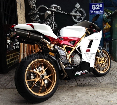 Ducati 848 evo mạ vàng đầu tiên trên thế giới tại việt nam