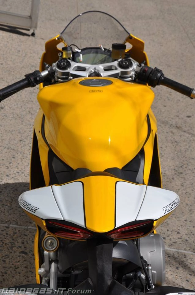 Ducati 899 panigale thỏi vàng di động