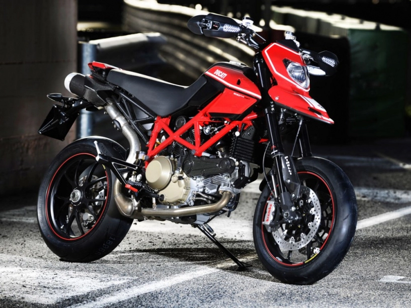 Ducati hypermotard 1100evo chú cào cào đường phố