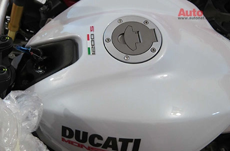 Ducati monster 1200s xuất hiện tại việt nam