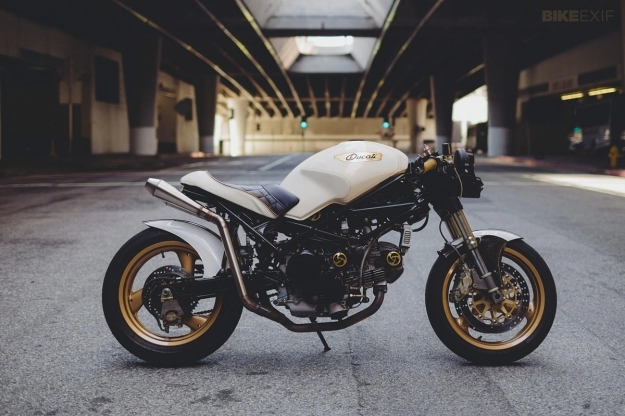 Ducati monster 750 độ hầm hố của một nữ biker viết báo