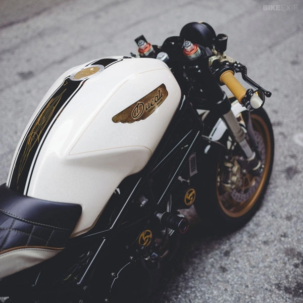 Ducati monster 750 độ hầm hố của một nữ biker viết báo
