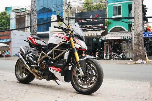 Ducati streetfighter s 1098 độ kiểng hầm hố tại việt nam