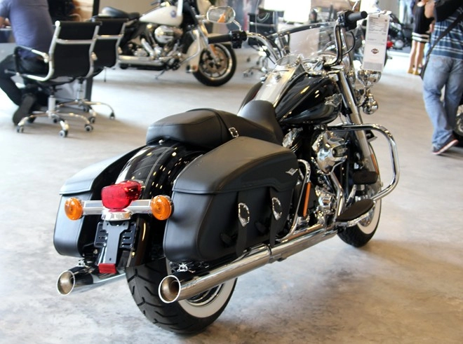 Harley-davidson road king classic 2014 với giá bán gần 1 tỷ ở việt nam