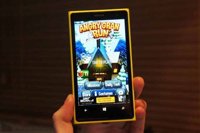 Hoà vào đường chạy cùng game angry gran run