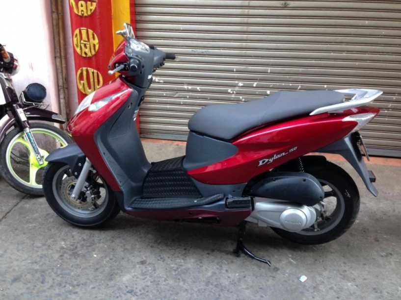 Honda dylan 150 nhập ý 