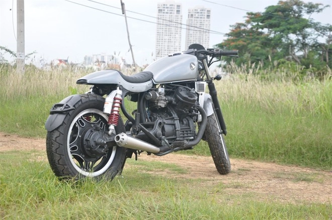 Honda gl400 cafe racer độ chất đến từng chi tiết tại sài gòn