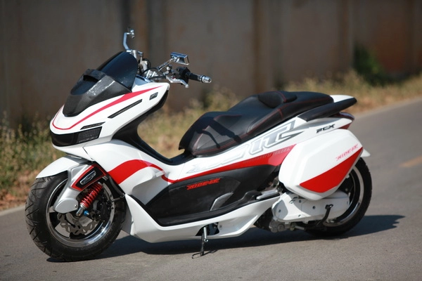 Honda pcx version nos ride it