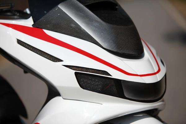Honda pcx version nos ride it