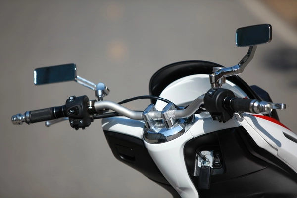 Honda pcx version nos ride it