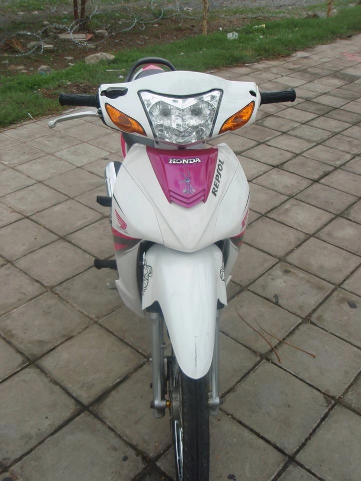 Honda wave trắng hồng