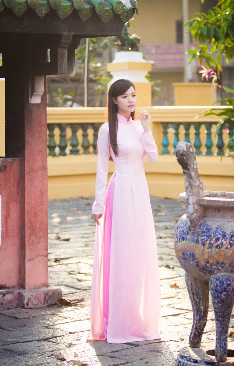 Hot girl Midu duyên dáng đi chùa đầu xuân Hot girl midu duyên dáng đi chùa đầu xuân