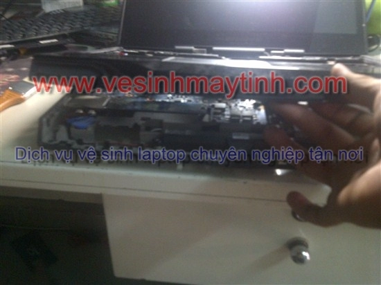 Hướng dẫn vệ sinh laptop alienware