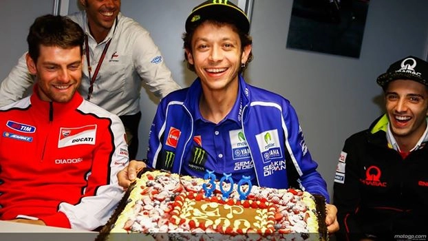 Huyền thoại valentino rossi và những hình ảnh mới nhất