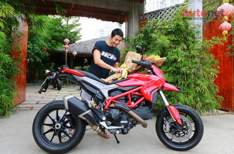 Johnny trí nguyễn tậu thêm ducati hypermotard