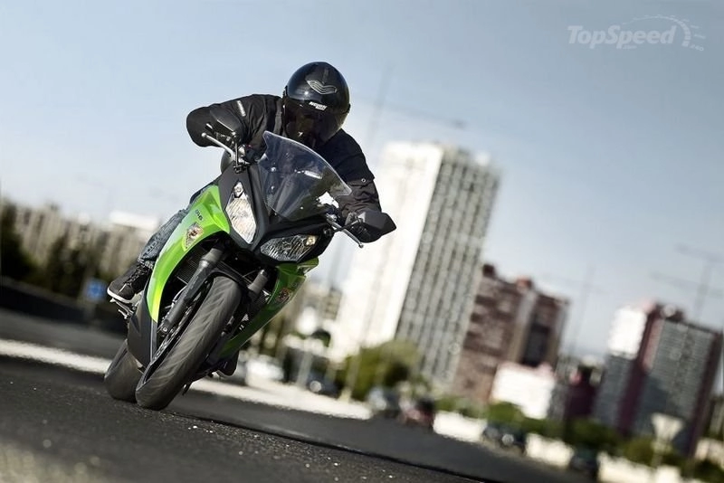 Kawasaki er-6f 2014 với nhiều nâng cấp mới