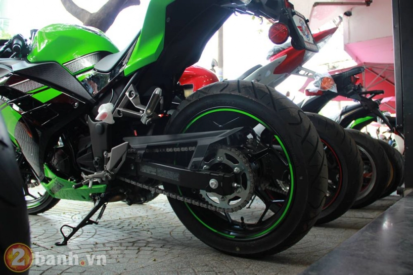 Kawasaki ninja 300 với chiếc áo xanh tuyệt đẹp