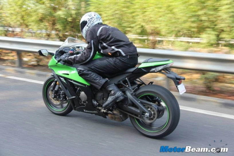 Kawasaki ninja zx-10r gã ninja thể hiện chất mạnh mẽ