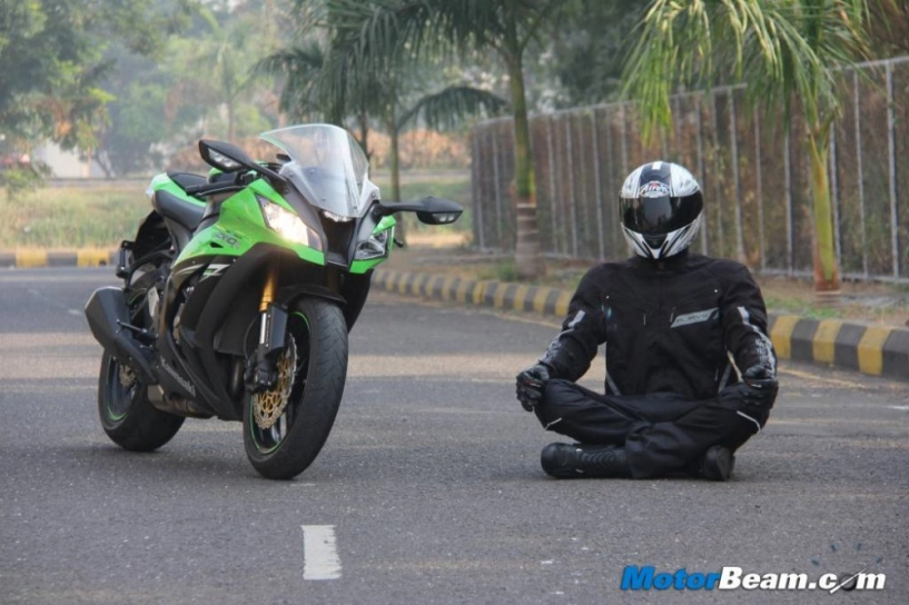 Kawasaki ninja zx-10r gã ninja thể hiện chất mạnh mẽ