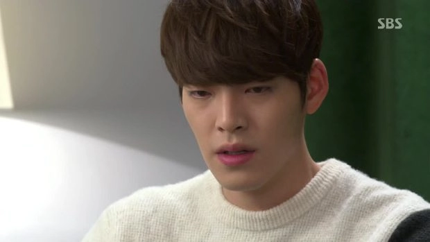 Kim tan chia tay bằng nụ hôn và nước mắt
