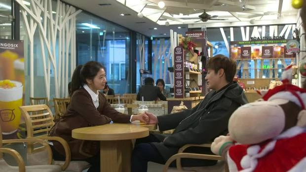 Kim tan chia tay bằng nụ hôn và nước mắt