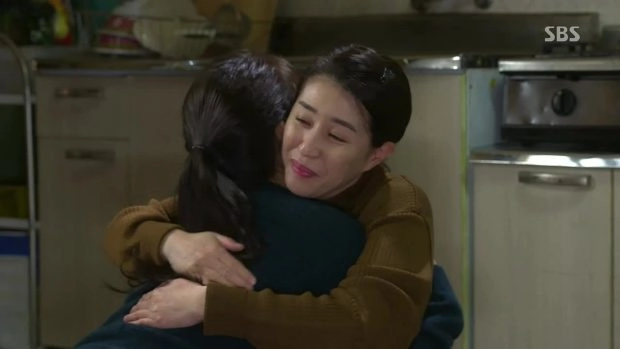 Kim tan chia tay bằng nụ hôn và nước mắt