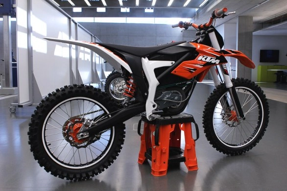 Ktm freeride e cào cào chạy điện thân thiện