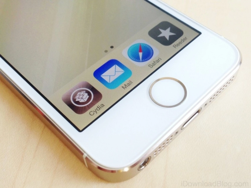 Lỗi ios 71 cho phép xóa các ứng dụng hệ thống vô dụng