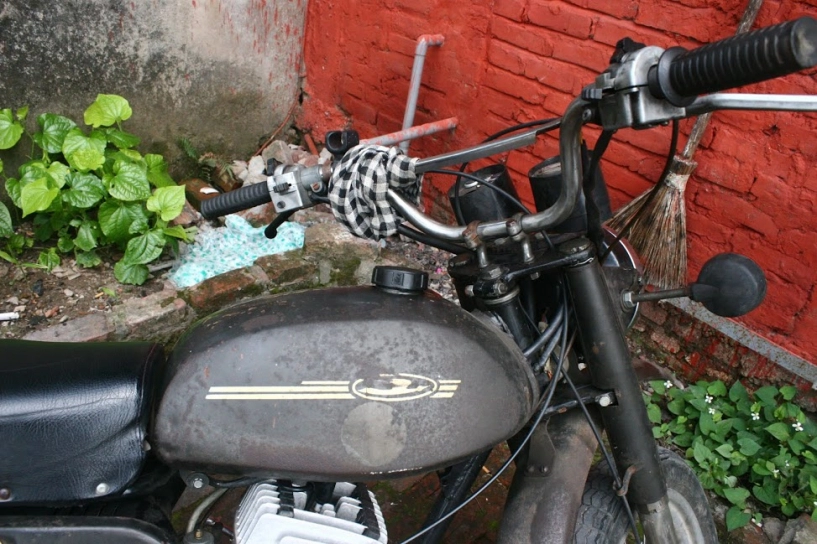 Minsk độ cafe racer