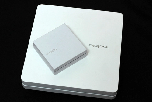 Mở hộp phablet oppo n1