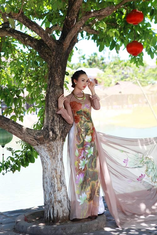 Ngọc diễm mỏng manh như tơ