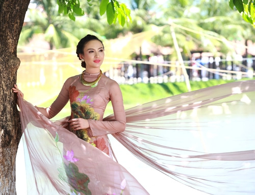 Ngọc diễm mỏng manh như tơ