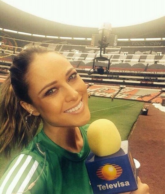 Nữ phóng viên mexico hút hồn khán giả world cup
