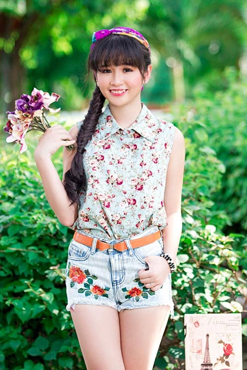 Nữ sinh sài thành phát cuồng họa tiết hoa