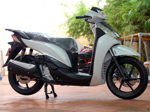 Sh300i - sự trở lại của dòng xe tay ga cỡ lớn