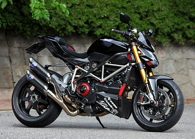 Siêu phẩm ducati streetfighter s đến từ nhật bản