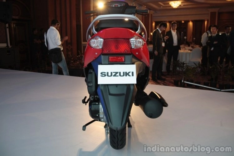 Suzuki ra mắt tay ga 14 triệu đồng chỉ ngốn 16lít xăng100km