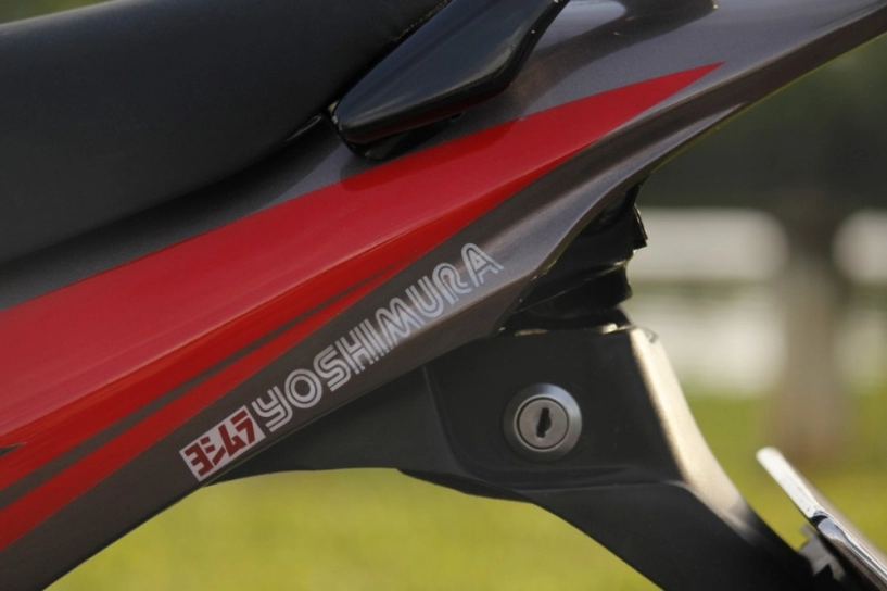 Suzuki raider 150 phong cách yoshimura