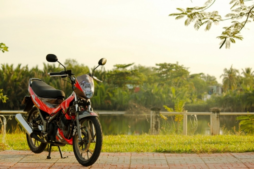 Suzuki raider 150 phong cách yoshimura