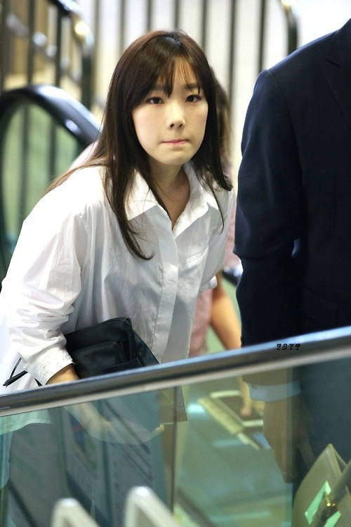 Taeyeon snsd bật khóc trước bão scandal