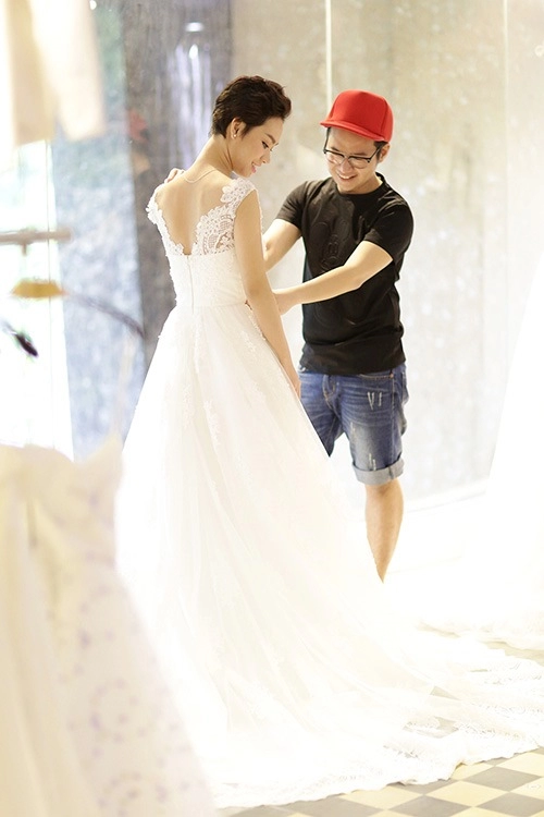 Trà my idol thử váy cưới trước ngày kết hôn