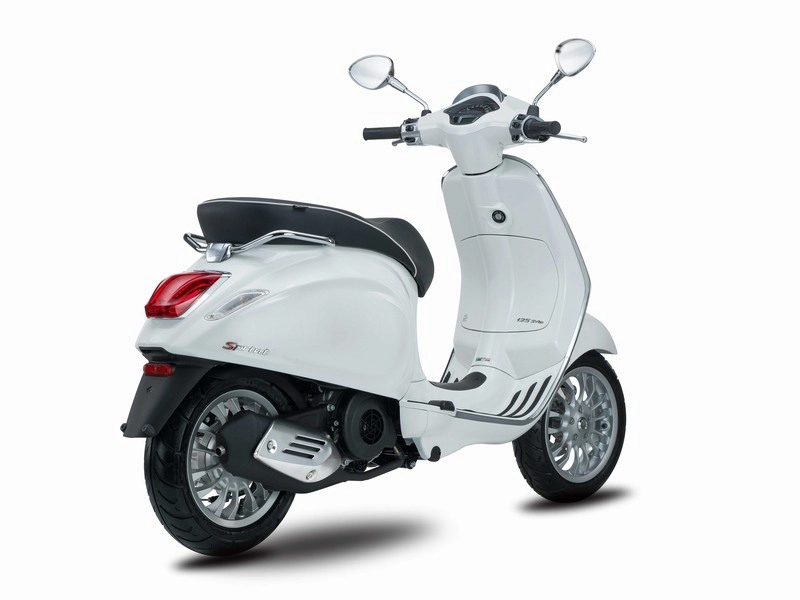 Vespa sprint có mặt tại tphcm giá 718 triệu đồng