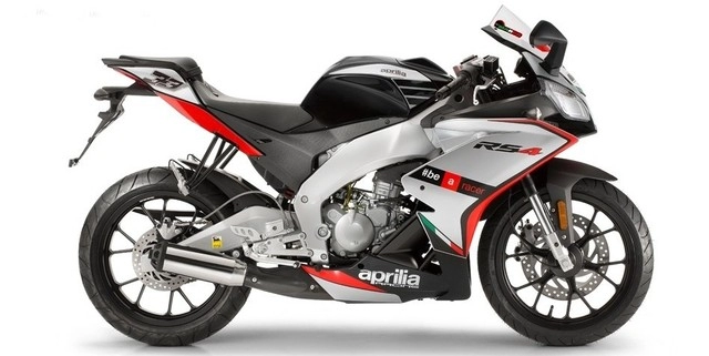 Xe 2 thì đẳng cấp chủa aprilia cho nam sinh đèo người yêu