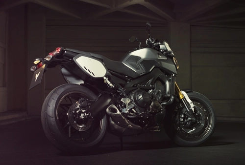 Yamaha fz-09 vừa ra mắt phiên bản street tracker