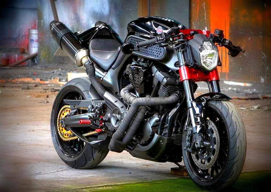 Yamaha mt-01 kẻ huỷ diệt dưới bóng cafe racer