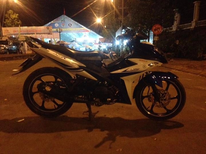 Yamaha x1r nổi bật về đêm