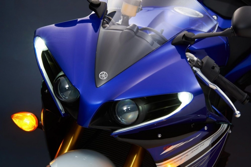 Yamaha yzf-r1 nhà vô địch cho người xứng đáng