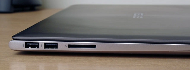 Zenbook ux303 laptop có thiết kế đẹp mỏng và nhẹ