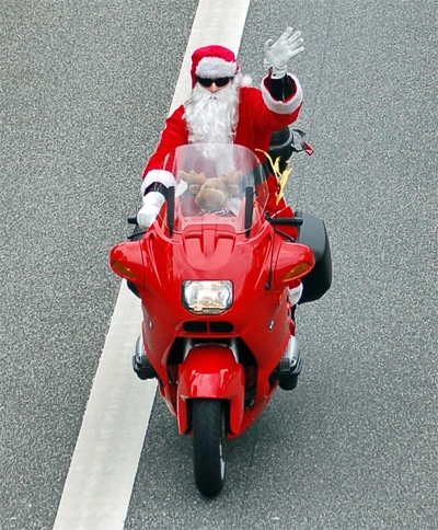 Ảnh vui ông già noel và moto