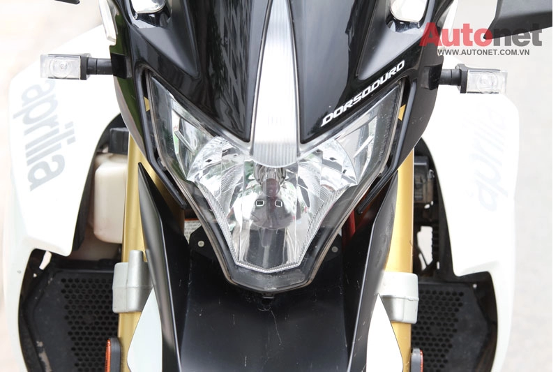 Aprilia 1200 dorsoduro chuẩn mực của dòng xe địa hình hỗn hợp